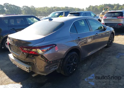 2022 Toyota Camry Le из США, поврежденный, VIN 4T1C11AK7NU644087